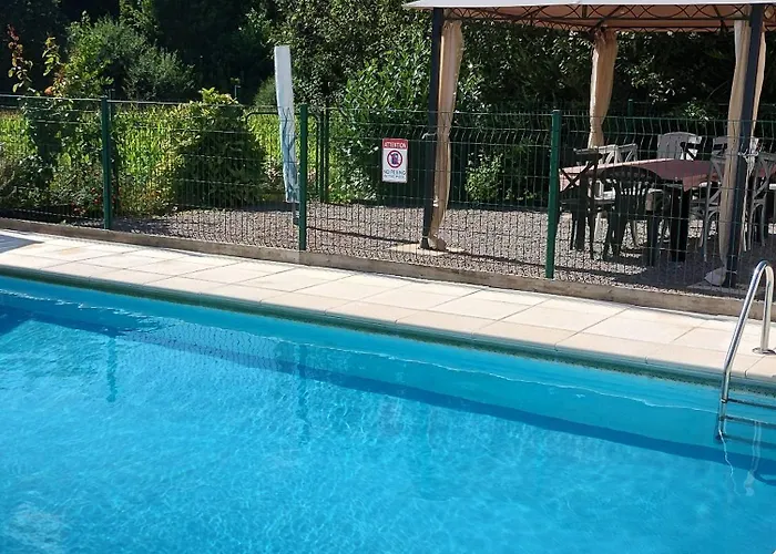 Les Poiriers