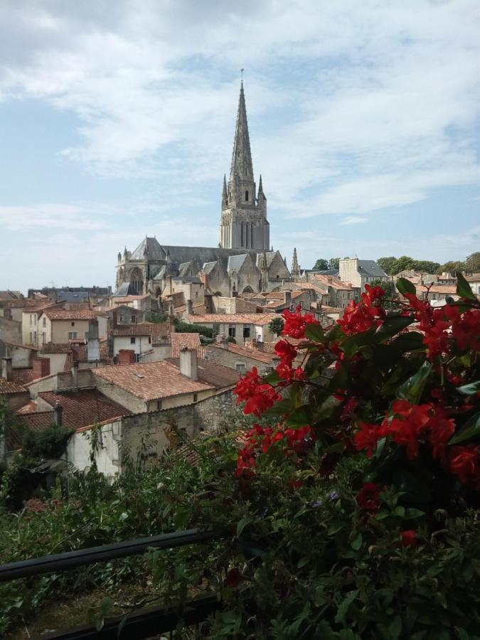 Les Poiriers